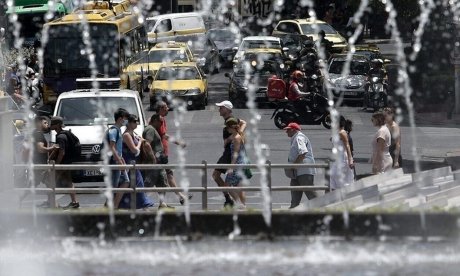 Καιρός: Ακραία ζέστη από θερμοκρασιακή αναστροφή  - Οι 6 περιοχές που θα «βράσουν» για 48 ώρες